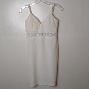 NWT Iris women's Size Medium white floral lace party dress.